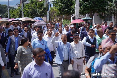 निजी विद्यालय सञ्चालकहरूले भोलि उपत्यकामा विद्यालय बसको र्‍याली निकाल्ने