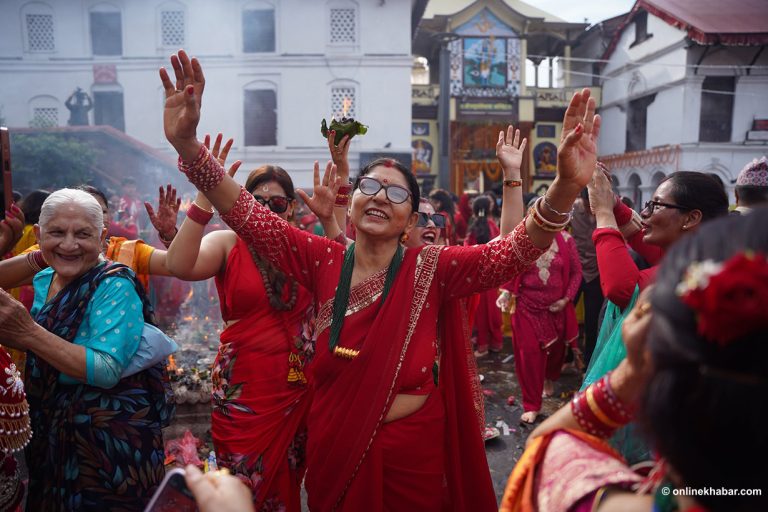 पशुपतिमा तीजको रौनक (तस्वीरहरू )