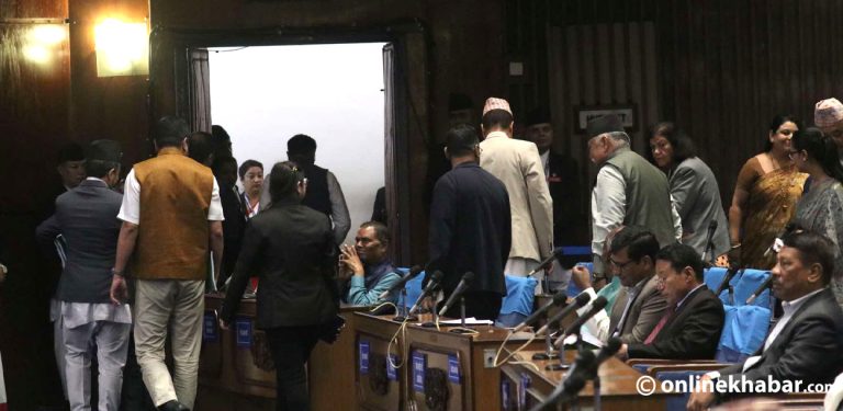 आज पनि आफ्ना कुरा राखेर बाहिरिए राप्रपा र रास्वपा सांसद