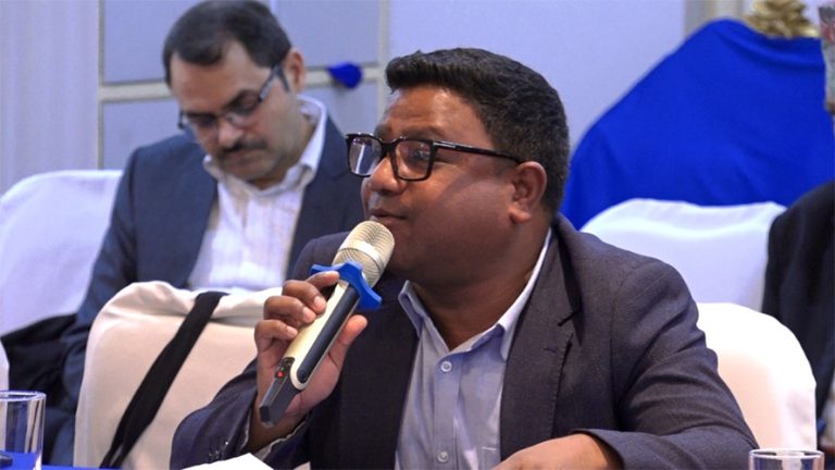 संविधान संशोधनको बहस ठिक दिशामा अगाडि बढेको छैनः सन्तोष परियार