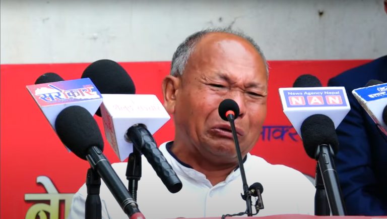 माओवादी कार्यकर्ताले रुँदै भने– शहीद पनि वर्गीय हुन थाले, नेताहरु पदका लोभी भए