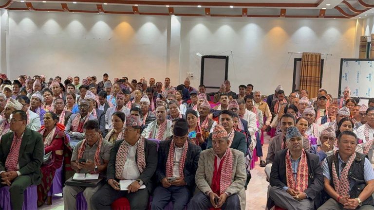 एमाले कोशी बैठक : ९ जनाले ओली–भण्डारीका कुरा गरे, बाँकी खुल्‍न चाहेनन्
