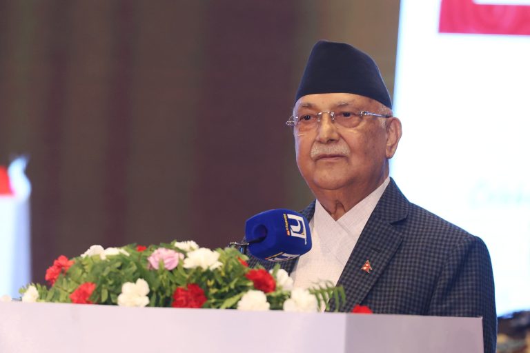 देशमा असल व्यक्ति भएकैले अनलाइनखबरले सम्मान गरेको हो, निराश नबनौं : प्रधानमन्त्री