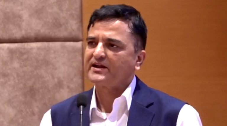 अहिलेकै सरकारको कार्यकालभित्र संविधान संशोधनको प्रस्ताव ल्याइन्छ : योगेश