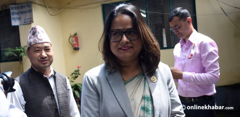 सिंहदरबारमा सत्ता गठबन्धनको आकस्मिक बैठक : रञ्जिता श्रेष्ठ र अनिता देवी पनि पुगे