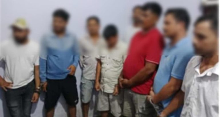 कैलालीमा २ लाखसहित जुवातास खेलिरहेका ८ जना पक्राउ