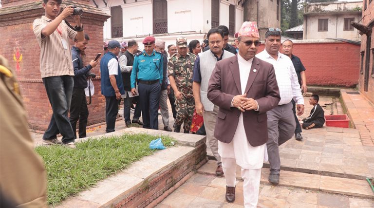 पशुपति क्षेत्र अवलोकनमा पुगे पर्यटनमन्त्री