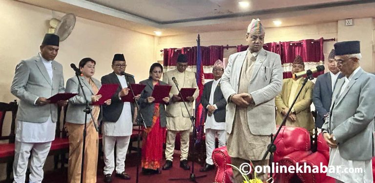 बागमतीका नवनियुक्त पाँच मन्त्रीले लिए शपथ
