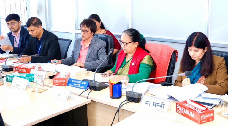 विधायन समितिमा निजामती विधेयकमा दफावार छलफल हुँदै
