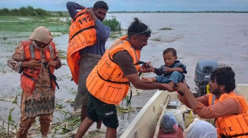 भारतले सतलज नदीको बाँध खोलेपछि पाकिस्तानमा ठूलो बाढीको जोखिम