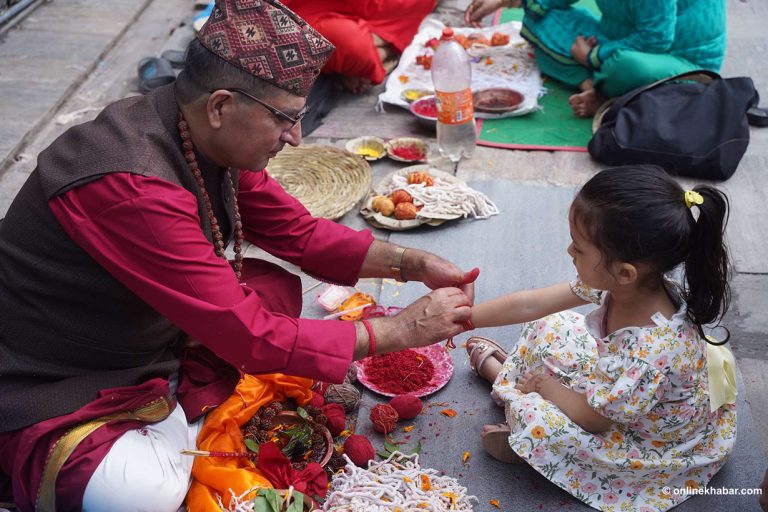 तस्वीरमा जनैपूर्णिमा र रक्षाबन्धन