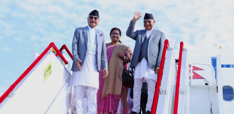 प्रधानमन्त्री ओली चीनमा, राष्ट्रपति सि चिनफिङसँग भेटवार्ता आजै