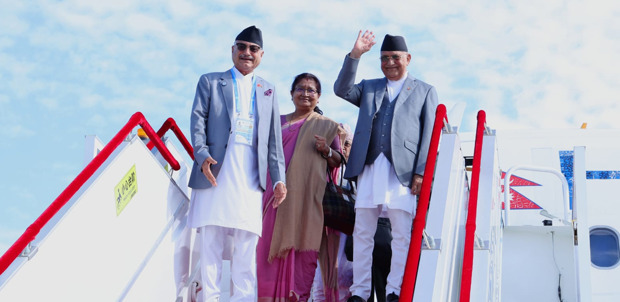 प्रधानमन्त्री ओली चीनमा, राष्ट्रपति सि चिनफिङसँग भेटवार्ता आजै