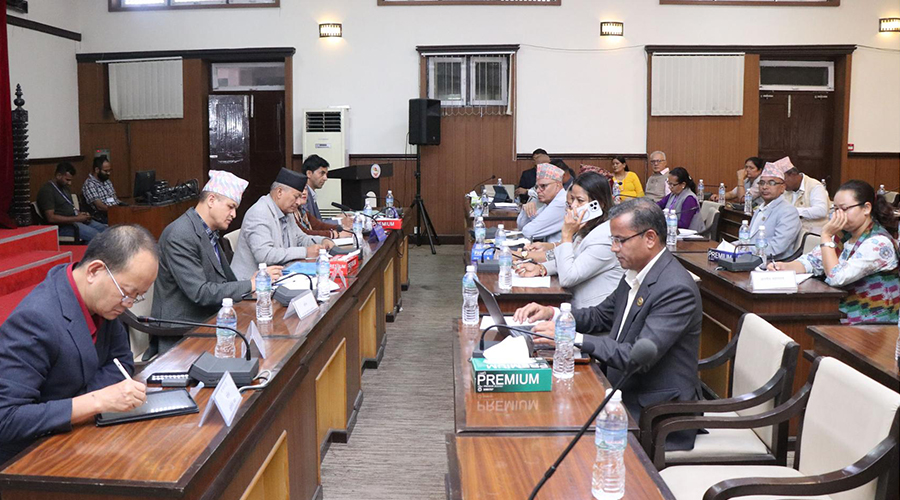 संघीय सरकारलाई स्थानीय सरकारको प्रश्न : भूमि विधेयक संविधानभन्दा माथि हो ?