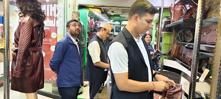 नेपाल लेदर क्राफ्ट र रोयल क्लास कलेक्सनलाई वाणिज्य विभागले तिरायो जरिबाना