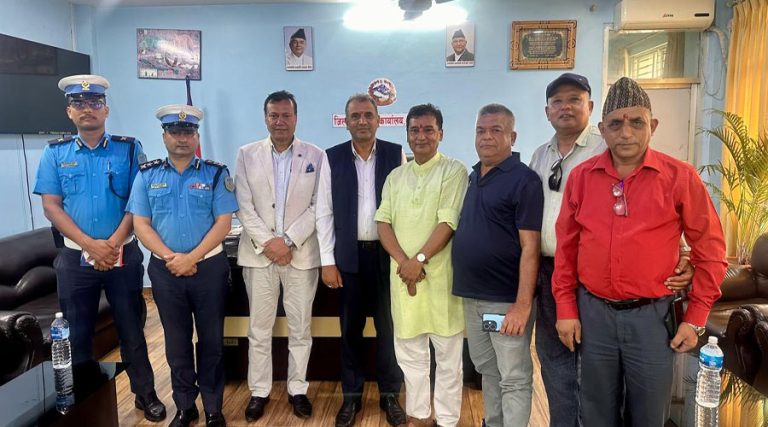 अधिक भारवहन नियन्त्रण कडाइ गर्न ट्रक व्यवसायी महासंघको माग