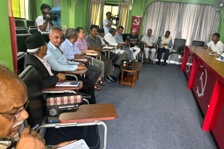 माओवादीमा अब नेतृत्वविरुद्ध बोल्न नपाइने