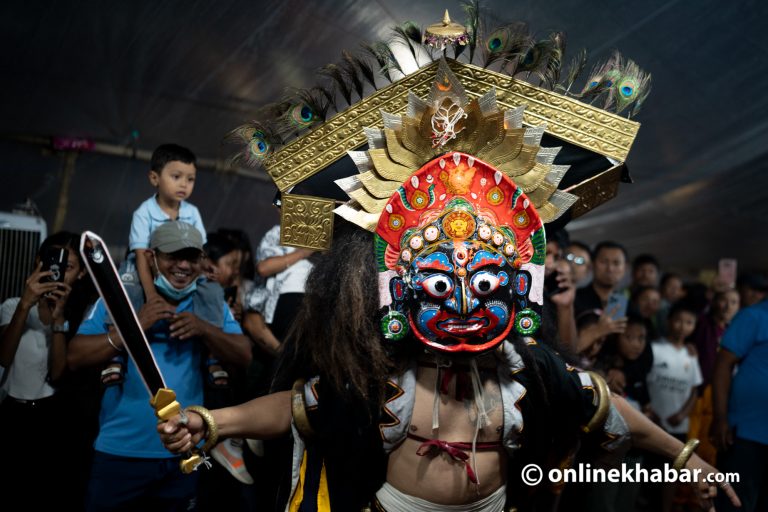 १२ वर्षपछि मध्यपुरमा निकालियो नग:देश भैरव जात्रा (तस्वीरहरू)