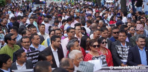 सांसदलाई निजी विद्यालय सञ्चालकको चेतावनी- फोटो सार्वजनिक गर्ने, ०८४ मा भोट नहाल्ने