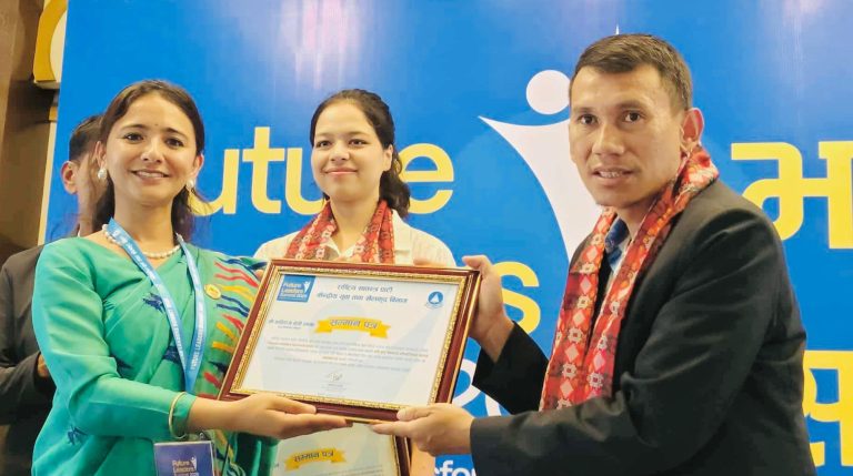 पारालिम्पिक खेलाडी पलेशा र प्रशिक्षक नेगी सम्मानित