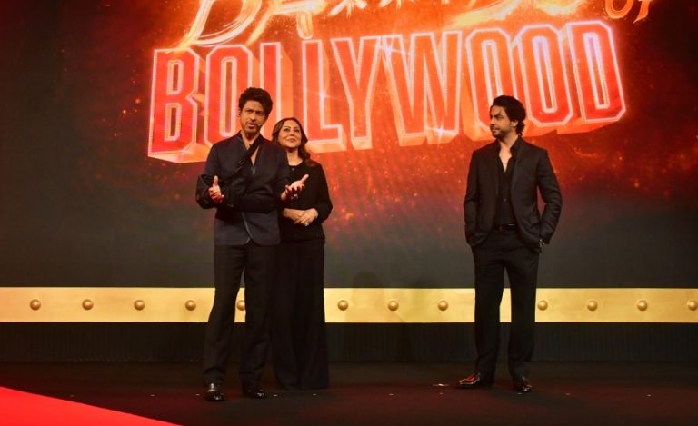 ‘बक्स अफिस र समीक्षा होइन, मिहेनतको भर हुन्छ’ भन्दै छोरालाई लन्च गरे शाहरुखले