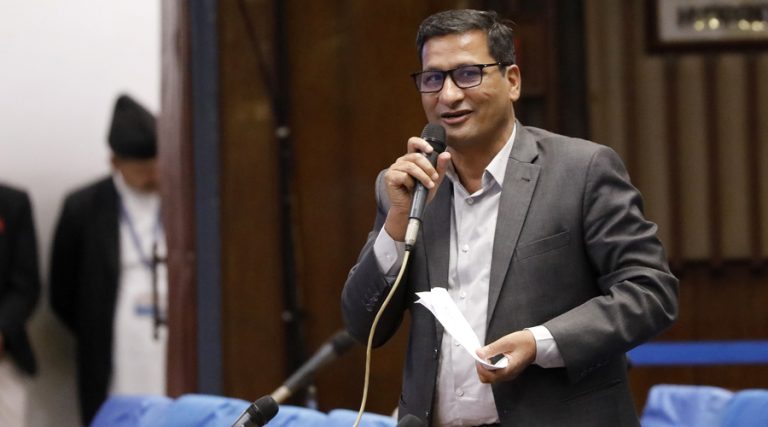 सत्तारुढ दलहरू दुई दलीय व्यवस्थाको अभ्यासउन्मुख देखिए : बस्नेत