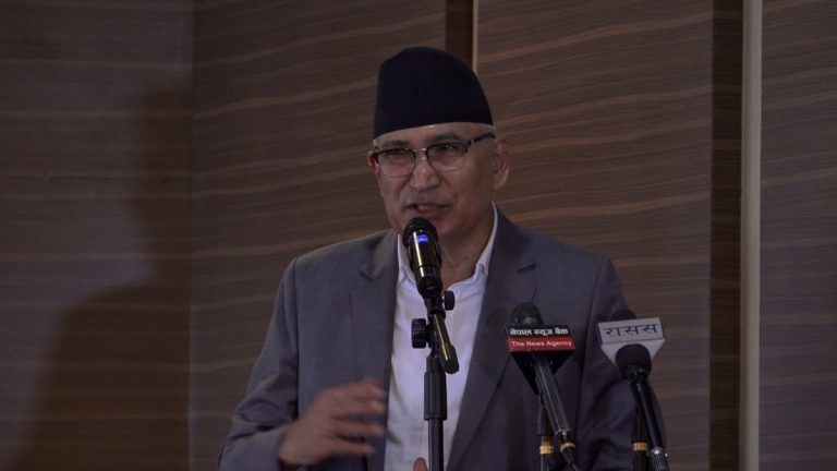 सरकारका राम्रा काम जनतासम्म पुर्‍याउनुस्, नराम्रा कामको आलोचना गर्नुस् : अर्थमन्त्री