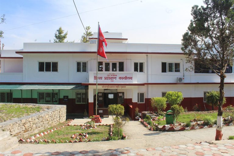 रसुवा जिल्लाभर अनिश्चितकालीन कर्फ्यु