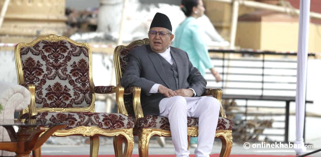 नवनियुक्त ४ मन्त्रीको शपथमा पुगे सभामुख घिमिरे