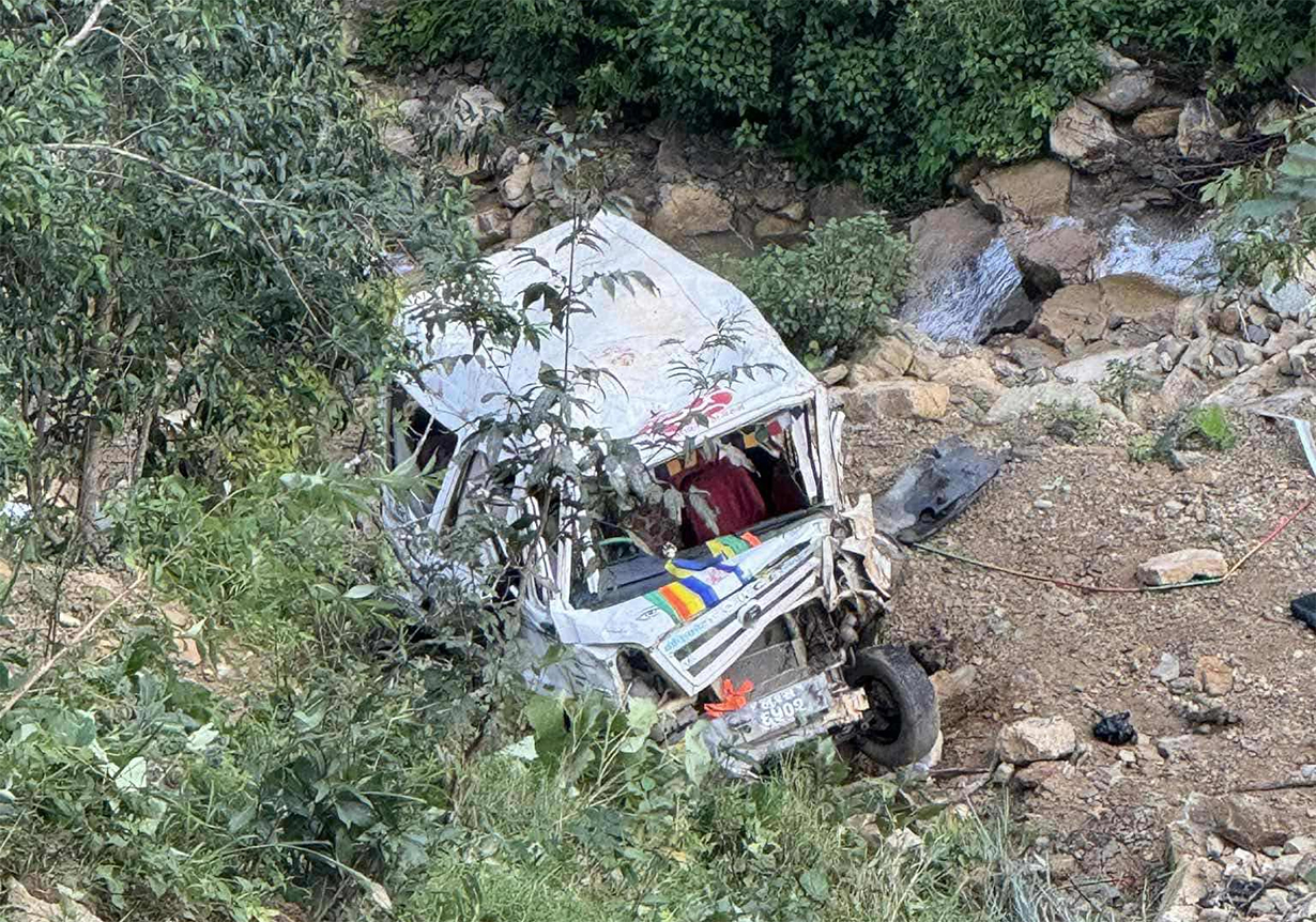 सल्यानमा गाडी दुर्घटना हुँदा ३ जनाको मृत्यु, एक जनाको सनाखत