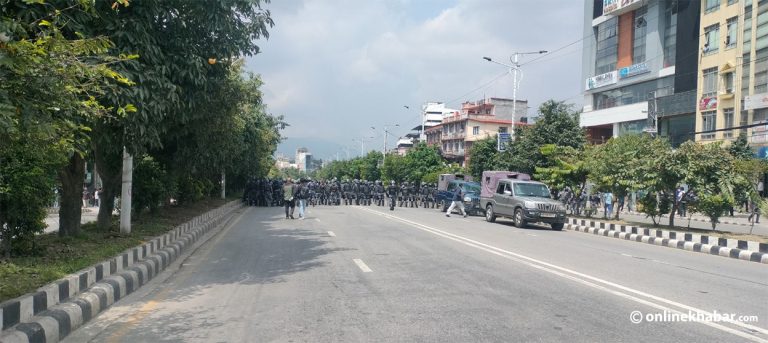 काठमाडौंमा हिजो लगाइएको कर्फ्युको समय आज बिहान सकियो, अब के हुन्छ ?