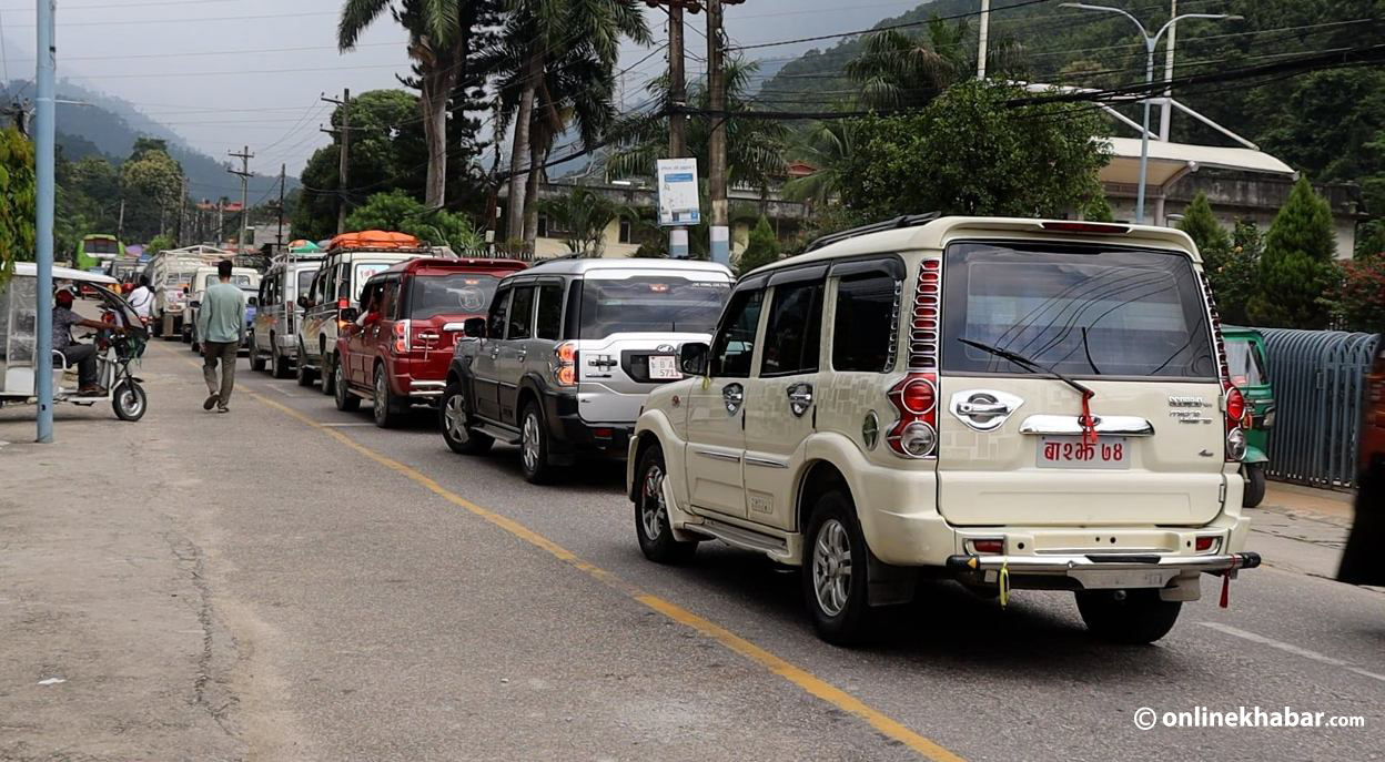 संकटमा ठूला राजमार्गको भारी बोक्दै देशकै बुढो सडक त्रिभुवन राजपथ