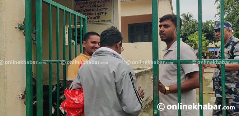 जलेश्वर कारागारमा स्वस्फूर्त फर्किदैँ भागेका कैदीबन्दी