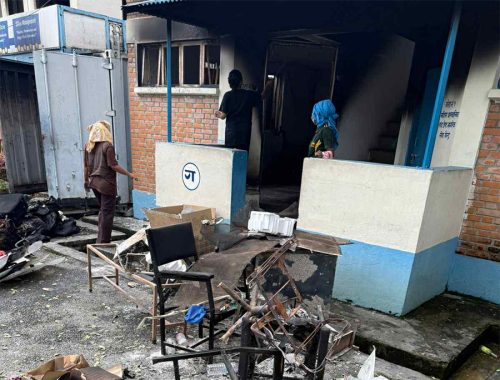 कास्कीका प्रहरी कार्यालय बनाउन जुटे स्थानीय र व्यवसायी