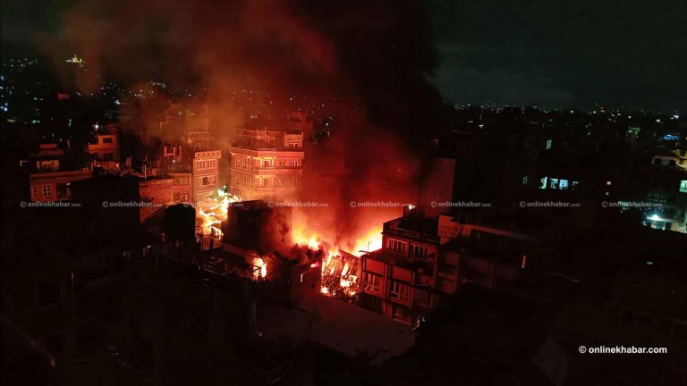 काठमाडौंको काष्ठमण्डप नजिकैका घरमा आगलागी