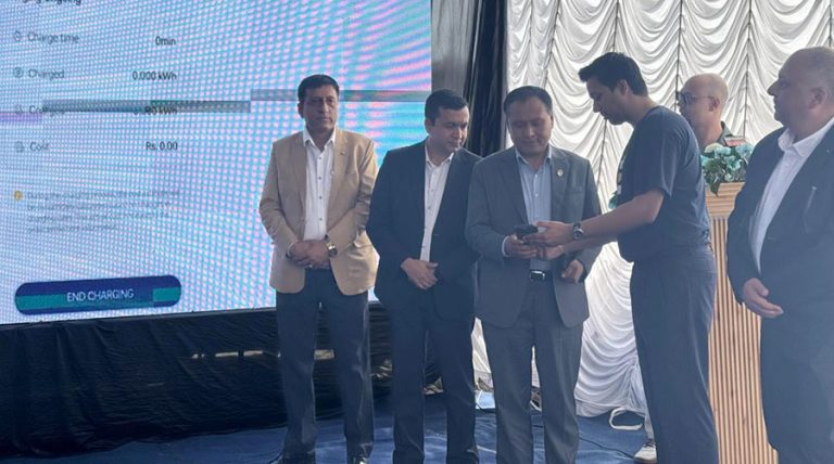 चार्जिङ स्टेसन मार्फत रोजगारी सिर्जना गरौं : ऊर्जामन्त्री घिसिङ