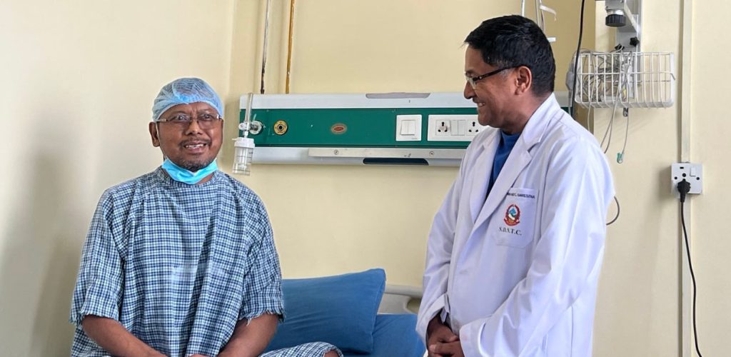 सांसद चौधरीले गराए तेस्रोपटक मिर्गौला प्रत्यारोपण, भन्छन्- देशमै सेवा पाउँदा खुसी छु