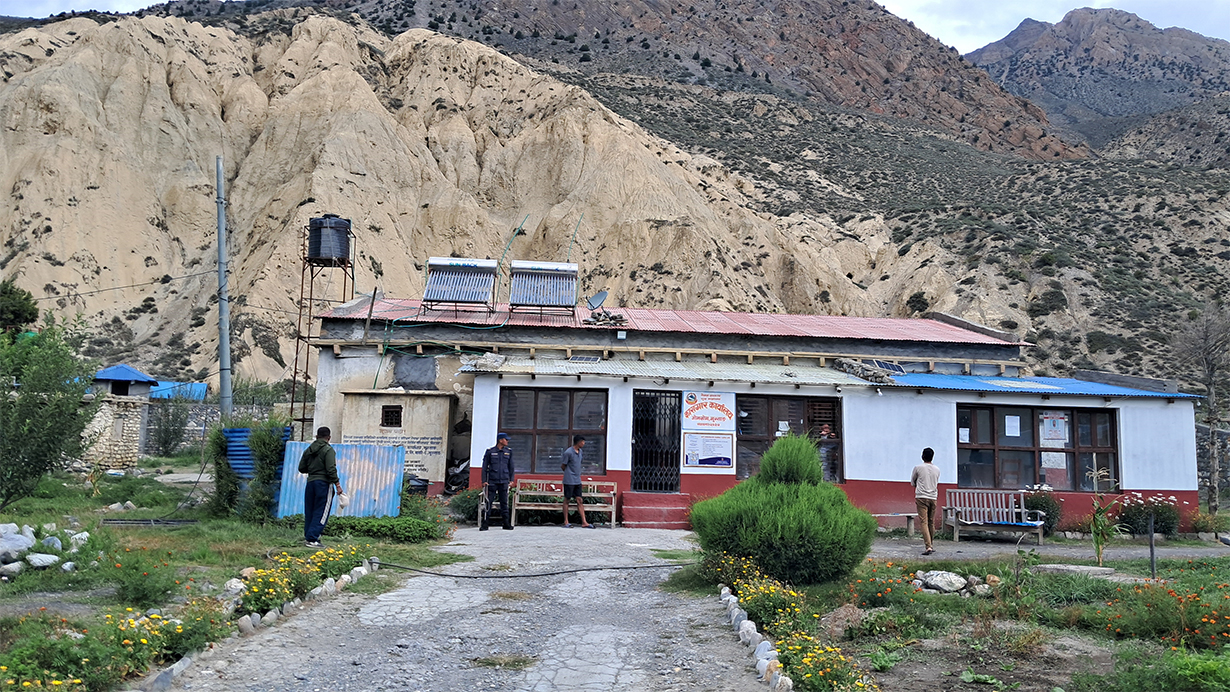 मुस्ताङ कारागार : एउटै भवनमा कैदीबन्दी र सुरक्षाकर्मी