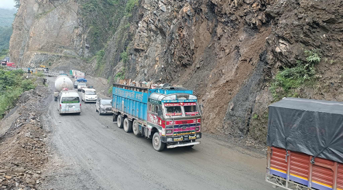 नारायणगढ-मुग्लिन सडक दुईतर्फी सञ्चालन