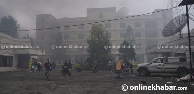 नेपाल टेलिभजनमा आगजनी र लुटपाट
