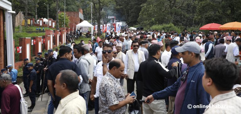एकातिर ओली बलियो बनाउने तयारी, अर्कातिर भण्डारीको चासो