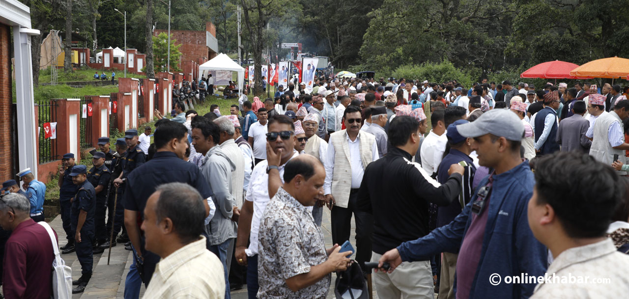 एमाले महाधिवेशन : एकातिर ओली बलियो बनाउने तयारी, अर्कातिर भण्डारीतिर चासो