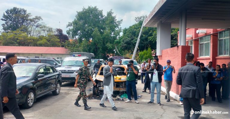 पुरानो भवनमा जलेका सवारी छल्दै ओमप्रकाशको गृह प्रवेश