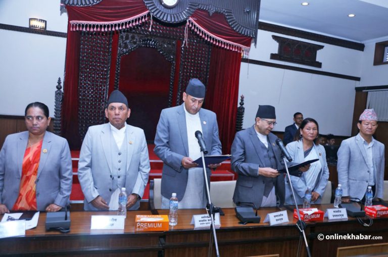 संसदीय सुनुवाइ समिति सभापति खतिवडाले गरे सपथग्रहण