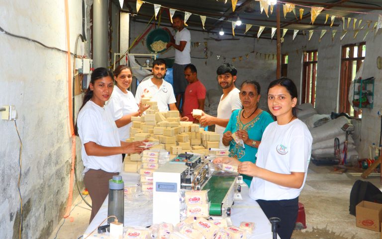 एक करोड लगानीमा बागलुङमा साबुन उद्योग सञ्चालन