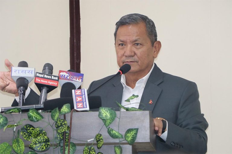 नेपालसँग श्रम सम्झौता भएका देशहरूमा हुलाक सेवा सम्झौता गर्नुपर्छ : सञ्चारमन्त्री गुरूङ