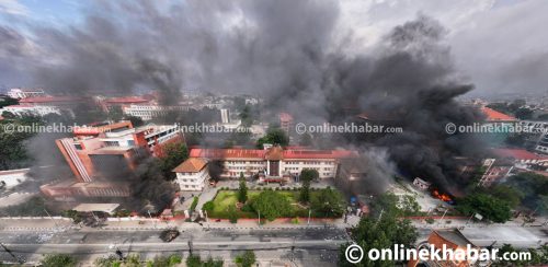 सिंहदरबार पूर्णरूपमा जेनजी प्रदर्शनकारीको कब्जामा