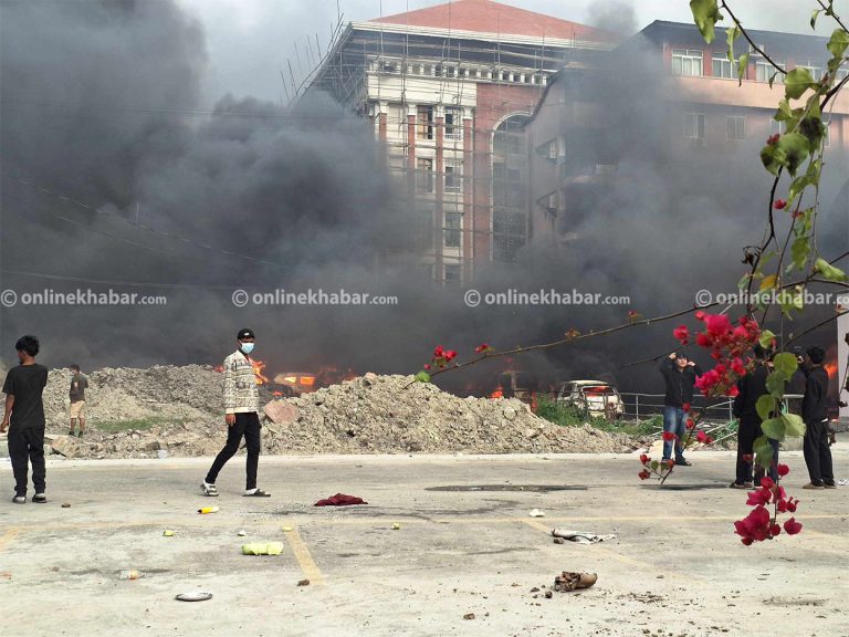 सर्वोच्च अदालतमा आगजनी, दनदनी बलिरहेको छ मुद्दाका महत्वपूर्ण कागजात