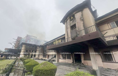 सर्वोच्च अदालत र अरु न्यायपालिका : खरानी बाहेक केही छैन बाँकी