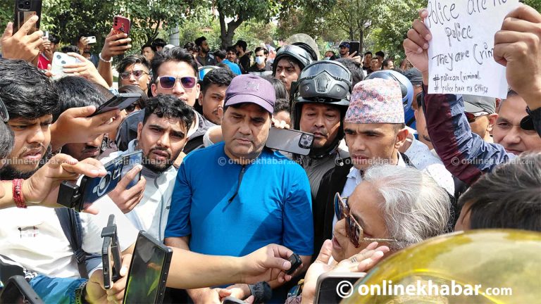 सिभिल अस्पताल पुगेकी पूर्वप्रधानन्यायाधीश सुशीला कार्कीले रुँदै पतिलाई गरिन् फोन
